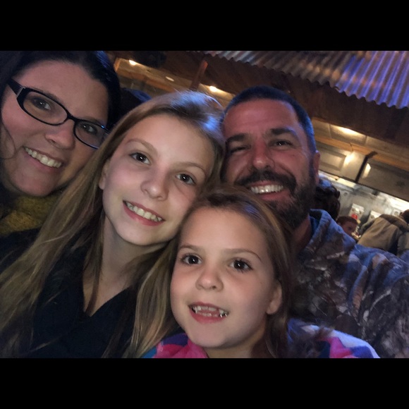 Meet your Posher, Crystal - Picture 2 of 4